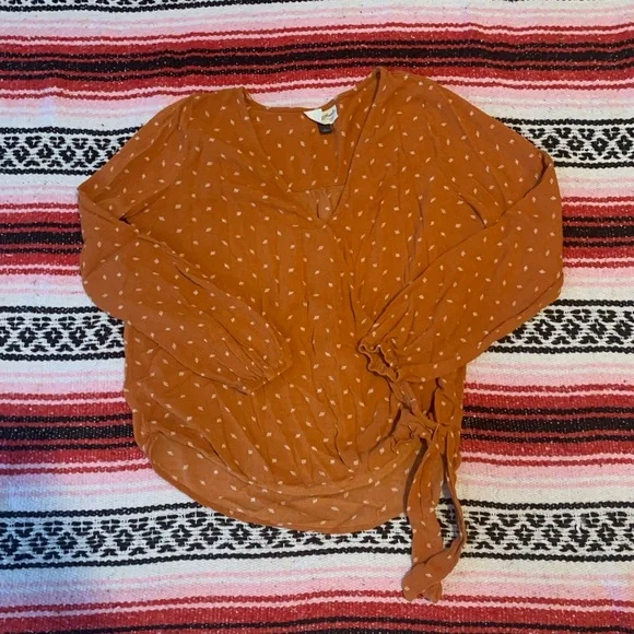 SOLD Universal Thread Wrap Blouse - Picture 3 of 8